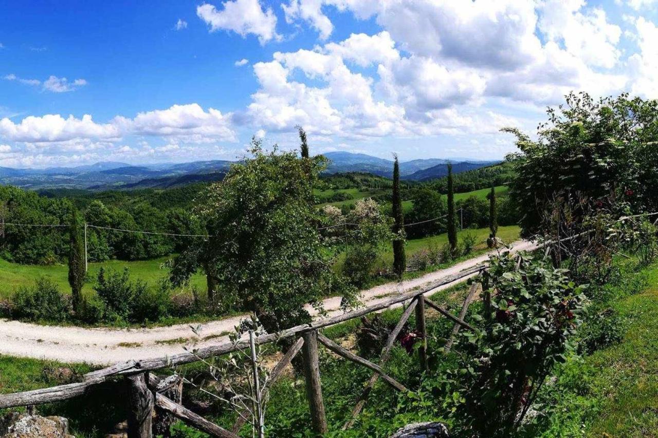 Agriturismo Montesalce Βίλα Γκούμπιο Εξωτερικό φωτογραφία